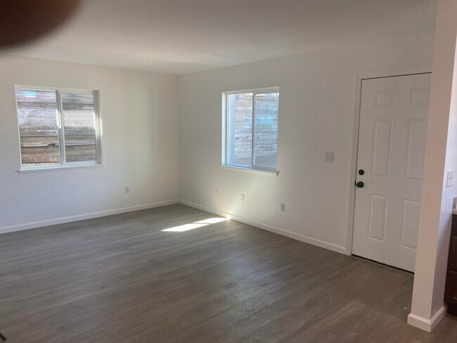 Building Photo - 850 Rosalind Ave