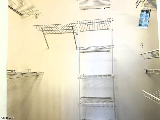 Building Photo - 1802 Scarlett Dr