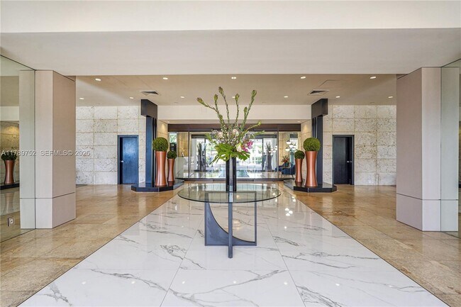 Building Photo - 1000 E Island Blvd