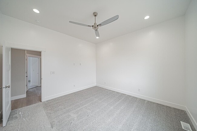 Building Photo - 3190 Roundup Ln