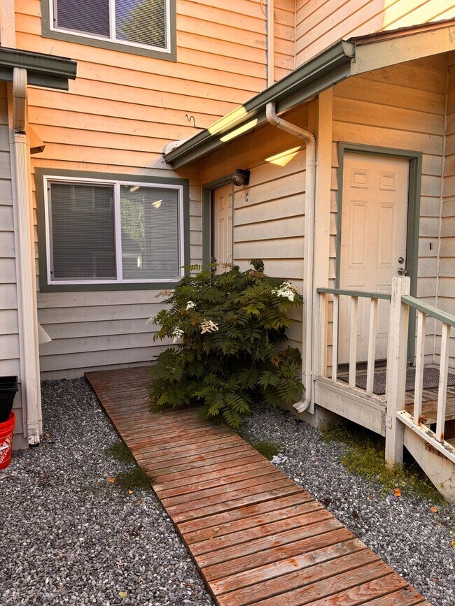 Building Photo - 7340 Bearfoot Cir