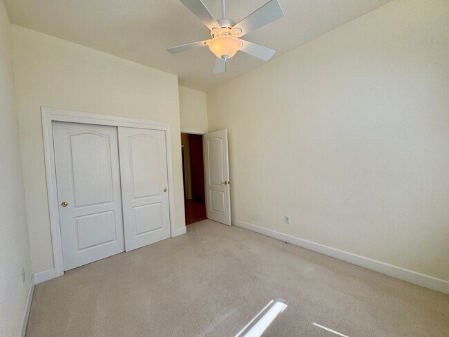 Building Photo - 6255 Peacock Way