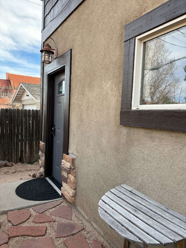 Building Photo - Old North End Studio