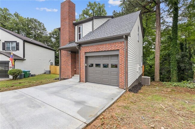 Building Photo - 1111 Pin Oak Dr