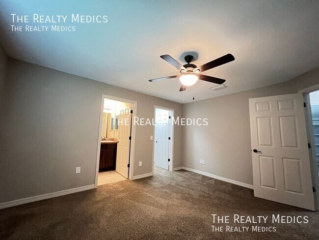Building Photo - 3749 SE 135th Ln