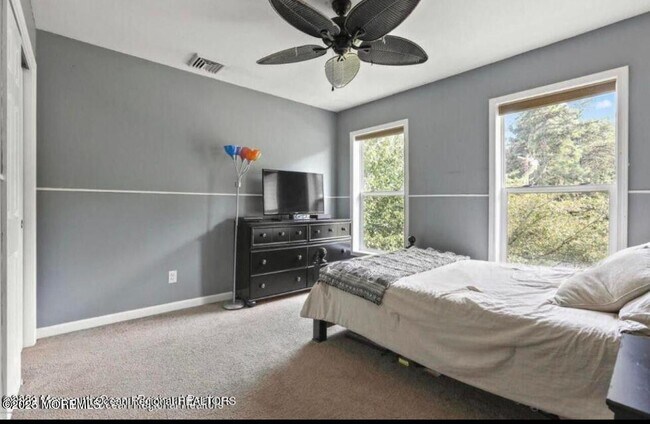 Building Photo - 1601 1st Ave