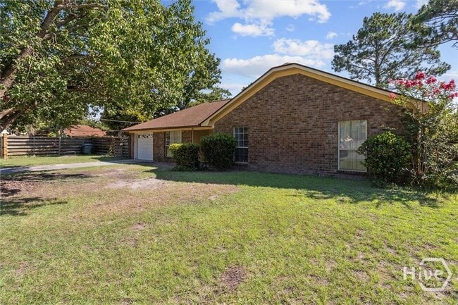 Building Photo - 703 Tray Ct