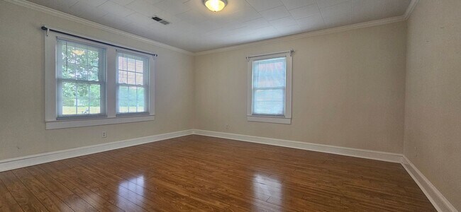 Building Photo - 3259 Old Greensboro Rd