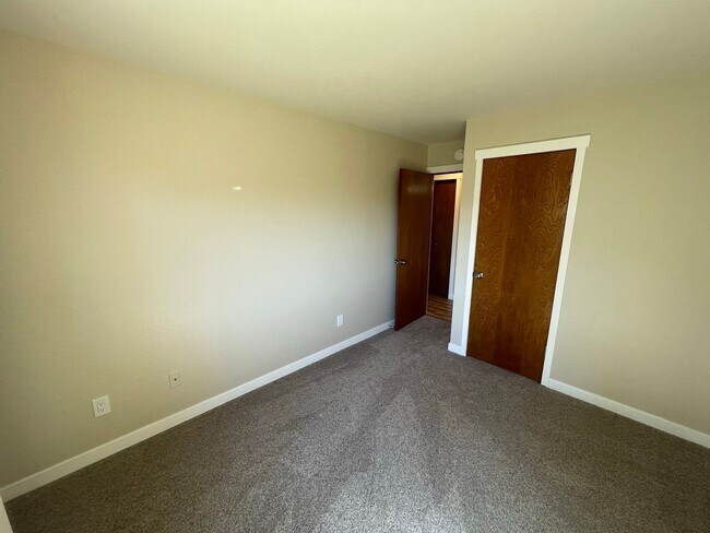 Building Photo - 4210 Blue Heron Ct