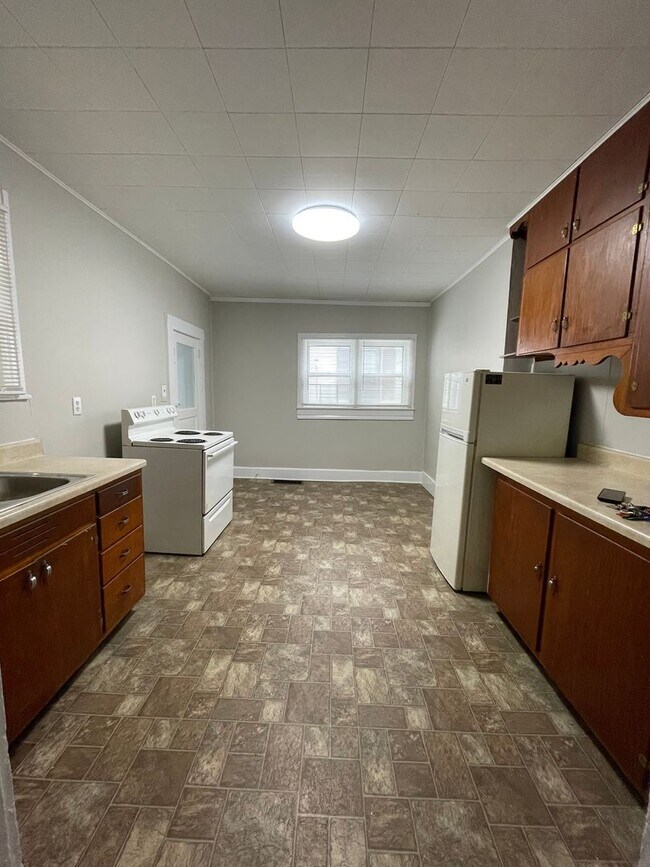 Building Photo - 1428 Grove St