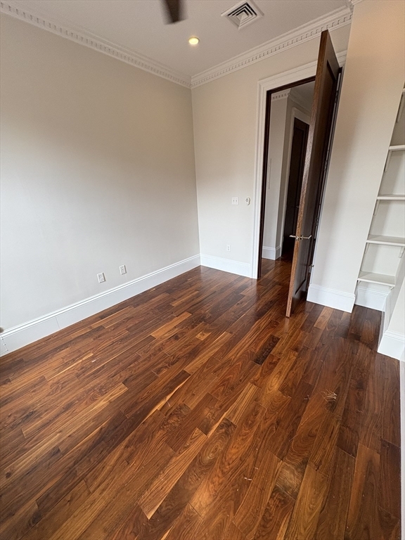 Building Photo - 483 Beacon St