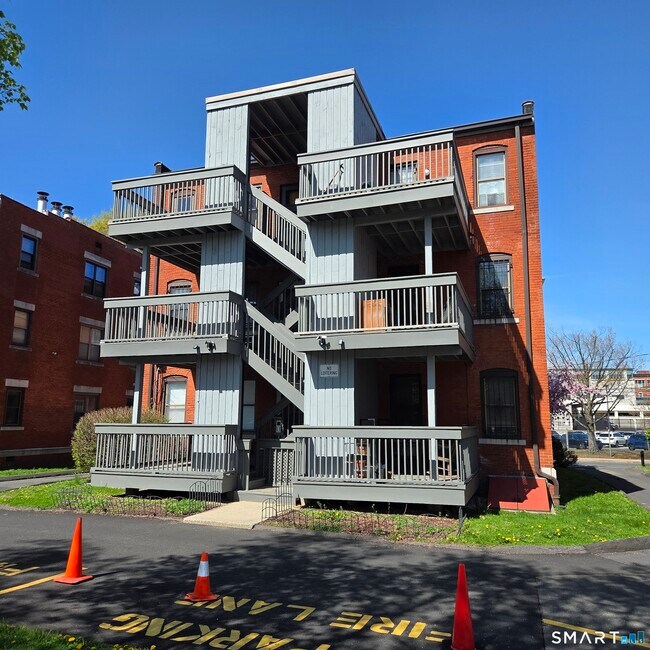 Building Photo - 52 Atwood St