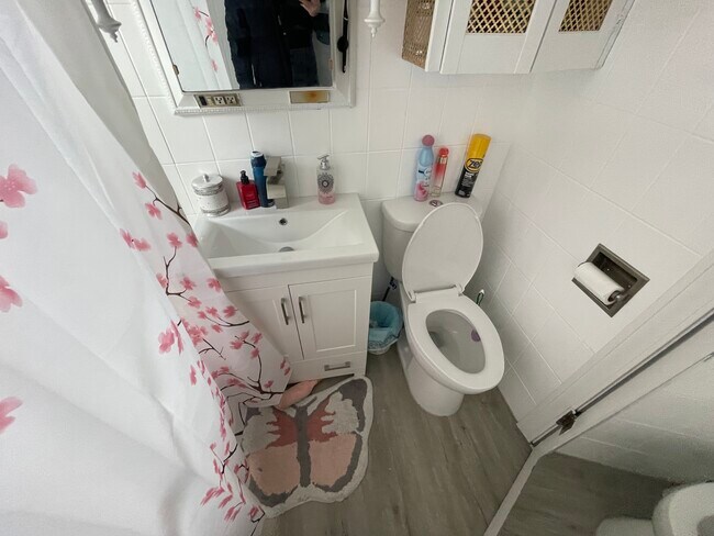 Building Photo - 1524 E Algonquin Rd