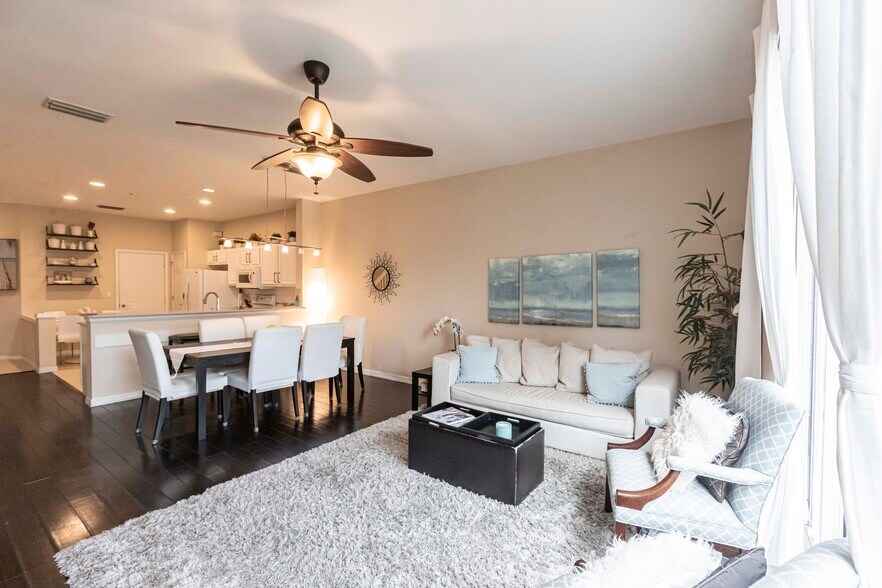 Building Photo - 15616 Marcello Cir