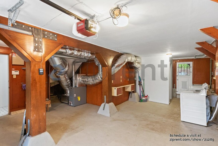 Building Photo - 200 Dellbrook Ave