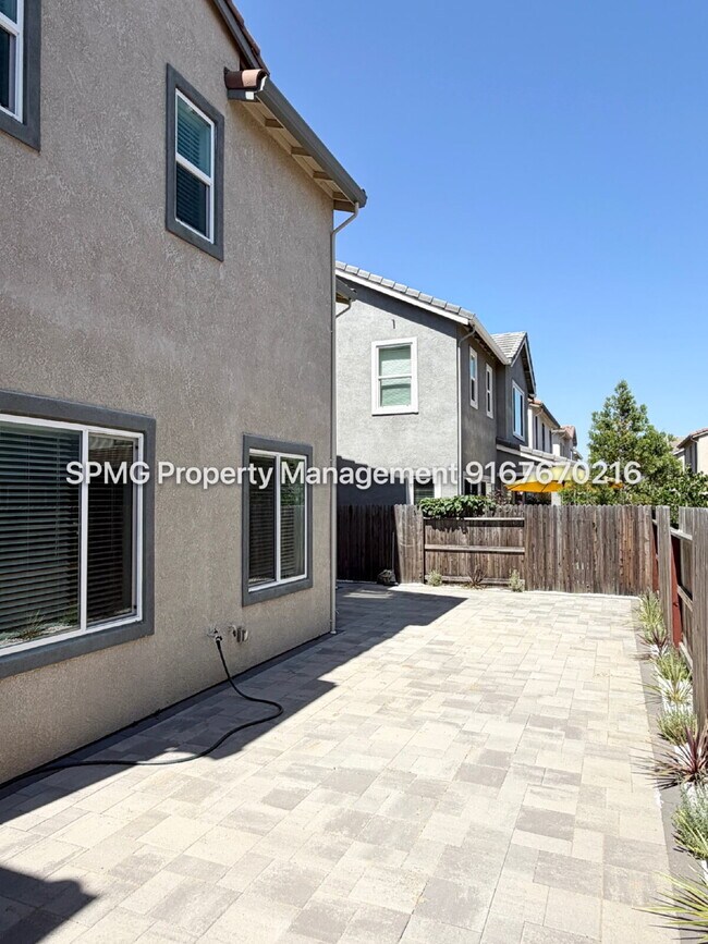 Building Photo - "Modern Rocklin Home : Spacious 3-Bedroom Home with Elegant Hardwood Accents!"
