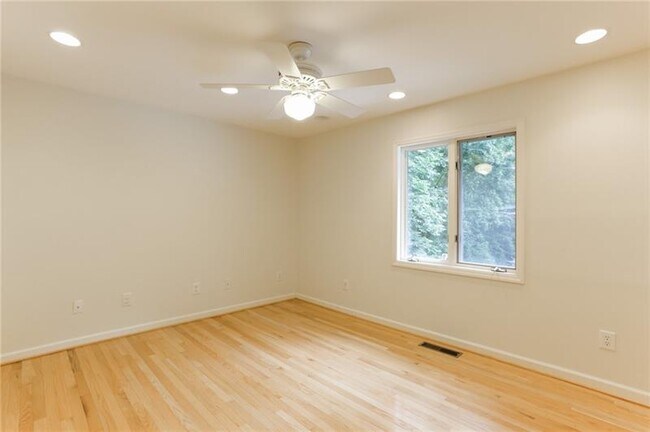 Building Photo - 55 Cameron Glen Dr NW