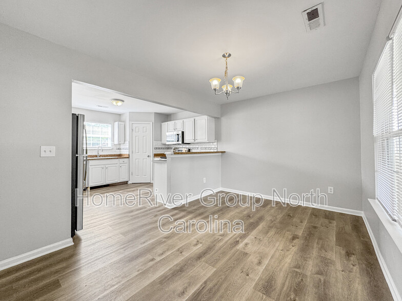 Building Photo - 1437 Crandon Dr