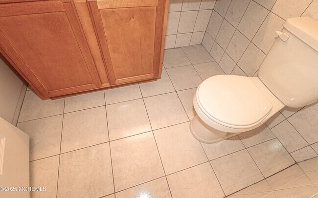 Building Photo - 105 Adamecs Way