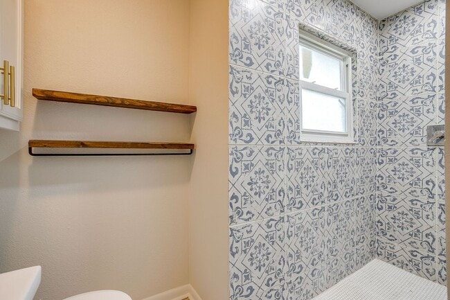 Building Photo - Ready for New Tenant- 3 Bedroom, 2 Bath Home in near Arlington Heights- 76107