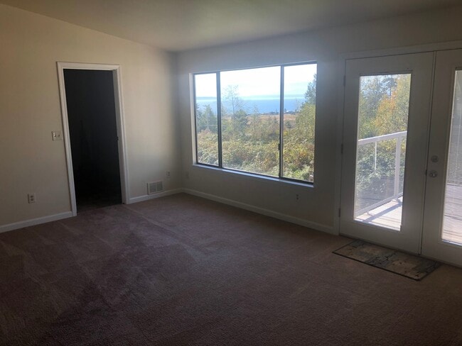 Building Photo - ***PENDING APPLICATION***Charming 2 Bedroom, 2 Bonus Room Home with Beautiful Water view from Por...