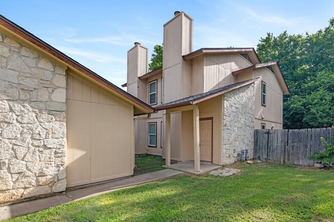 Building Photo - Rawhide Loop Duplex