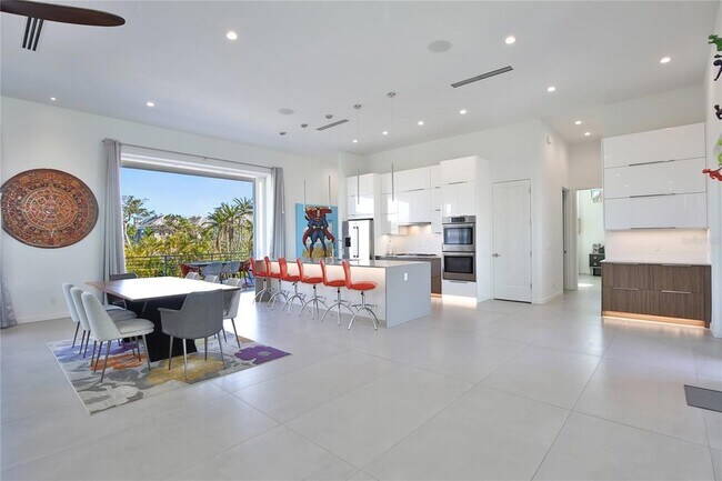 Building Photo - 3939 Higel Ave