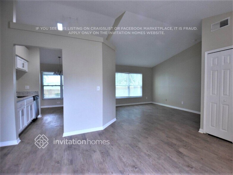 Building Photo - 14841 Margaux Dr