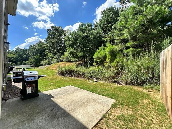 Building Photo - 244 Highland Pointe Cir E