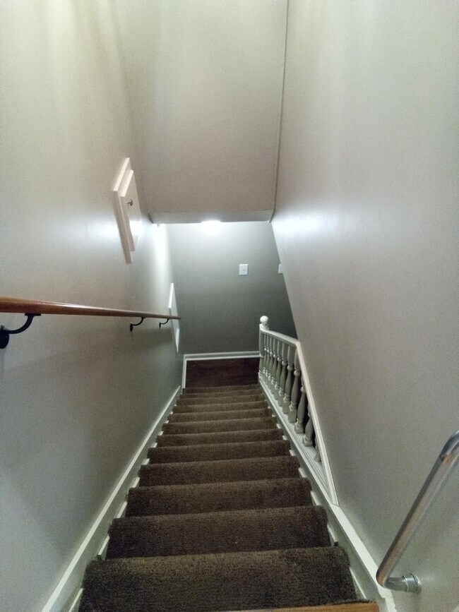 Building Photo - 4BR 3BA SFH with Full Finished Basement