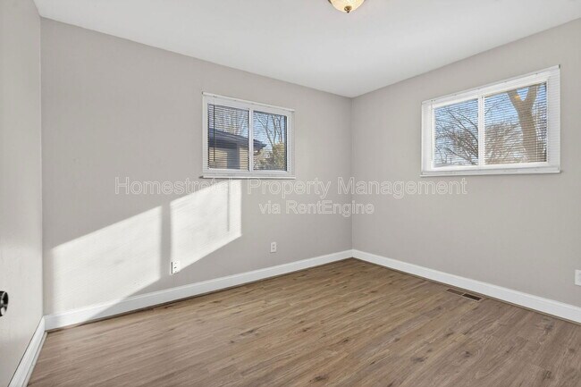 Building Photo - 1700 Kay Dr