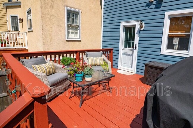 Building Photo - 4 Morris St