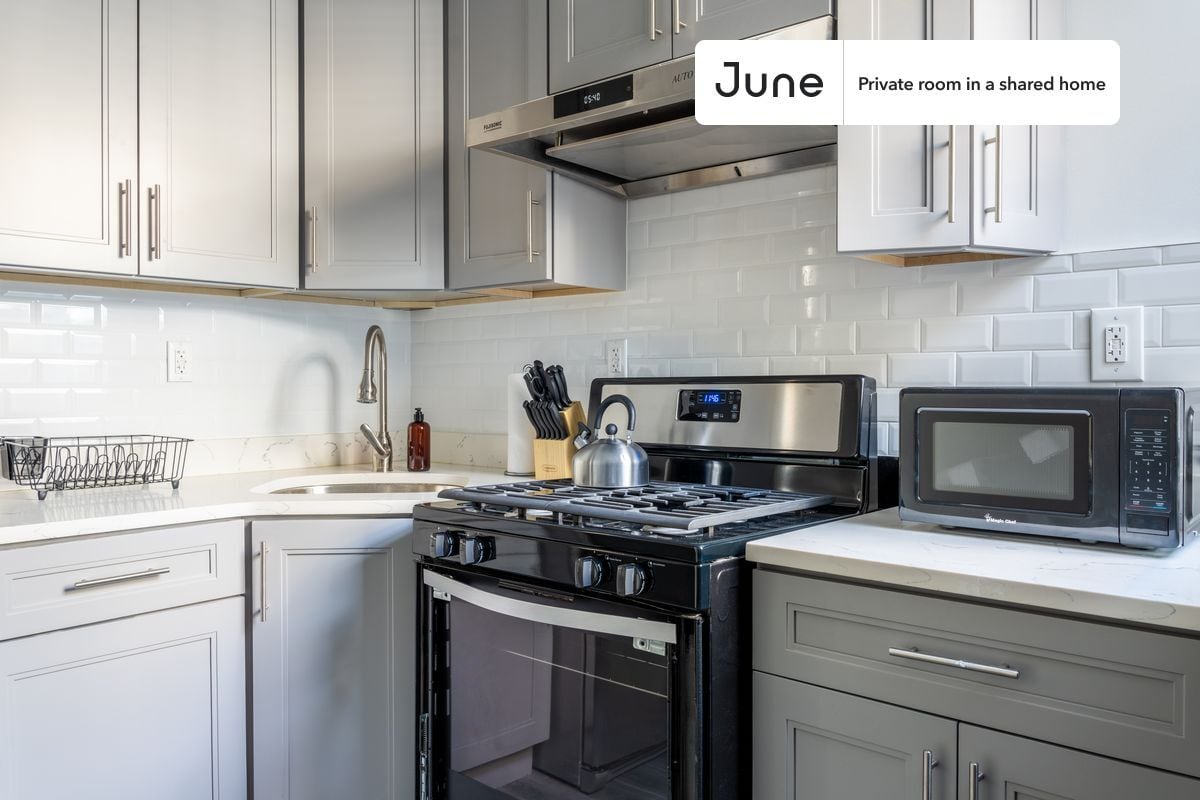 Building Photo - Room in Shared 4 bed/2 bath home in Astoria