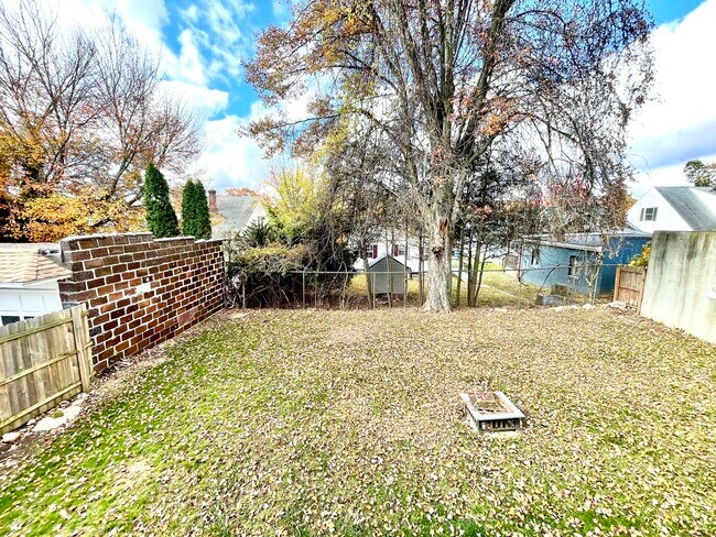 Building Photo - 55 Bronx Ave