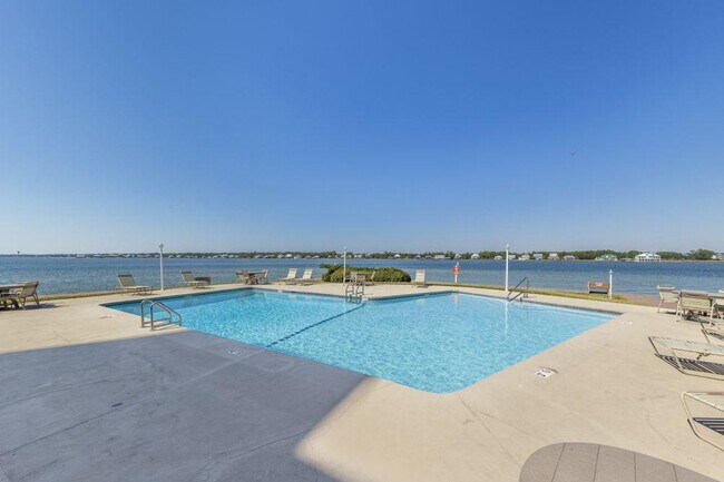 Building Photo - 1516 Sandpiper Ln