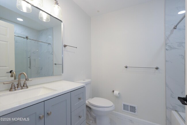 Building Photo - 42 Pennsbury Way