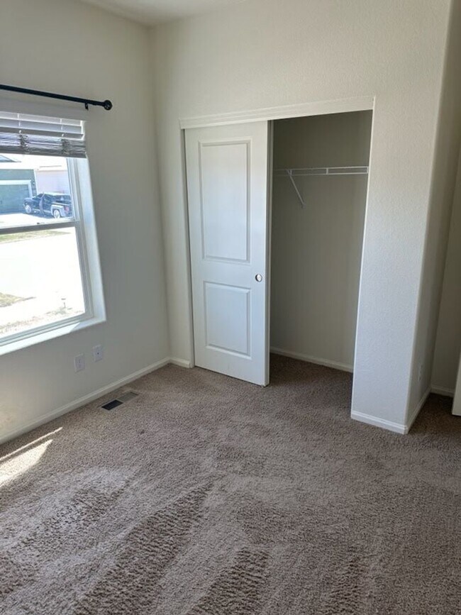 Building Photo - New 3 bedroom, 2 bath ranch style home in ...
