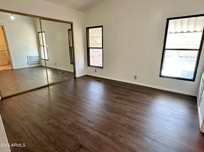 Building Photo - 11275 N 99th Ave