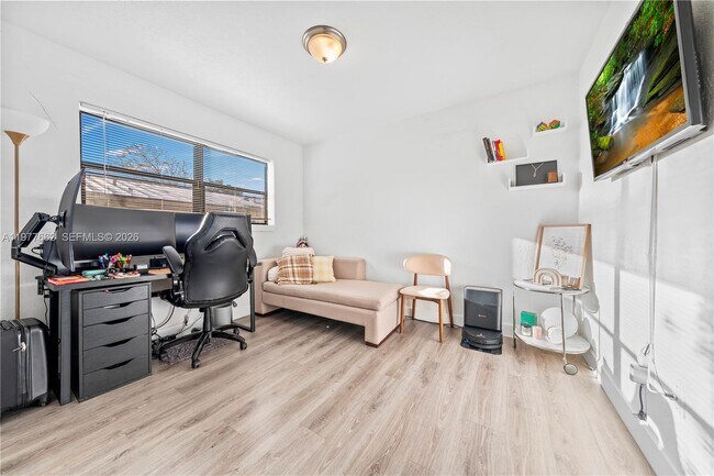 Building Photo - 581 NW 113th St