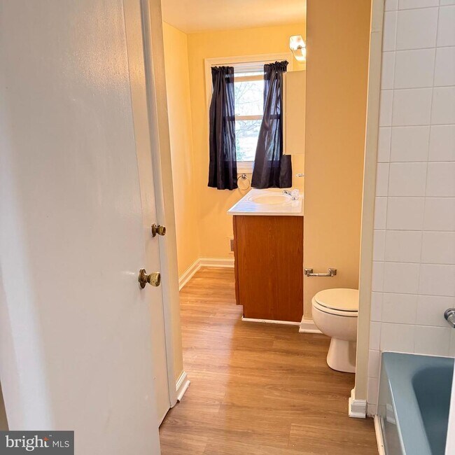 Building Photo - 820 Barkley Dr