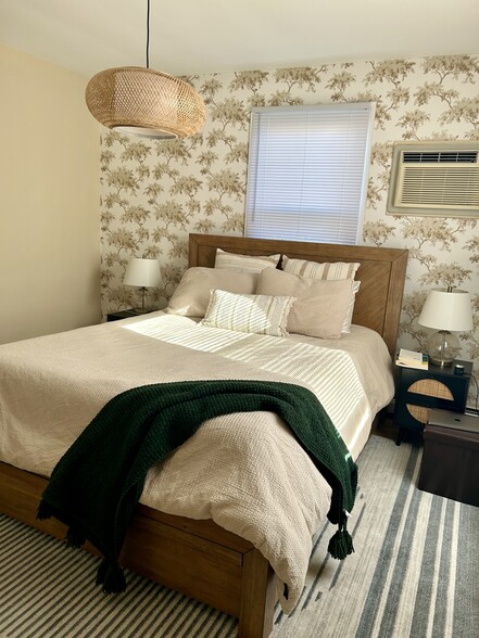 Building Photo - 133 Elm Ave