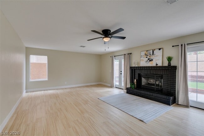 Building Photo - 821 Long Branch Dr