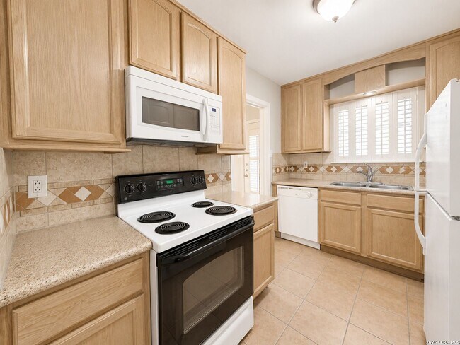 Building Photo - 342 E Terra Alta Dr