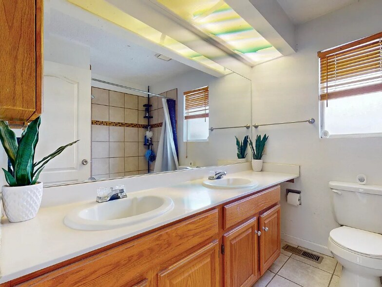 Building Photo - 105 Prestige Way NE