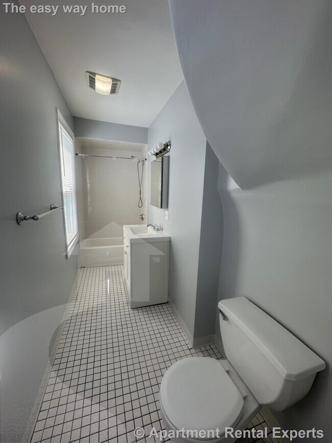 Building Photo - 516 R Somerville Ave