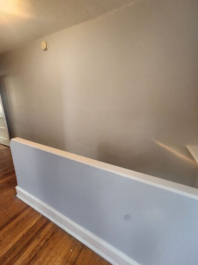 Building Photo - East Oak Lane House for rent with front porch and rear yard