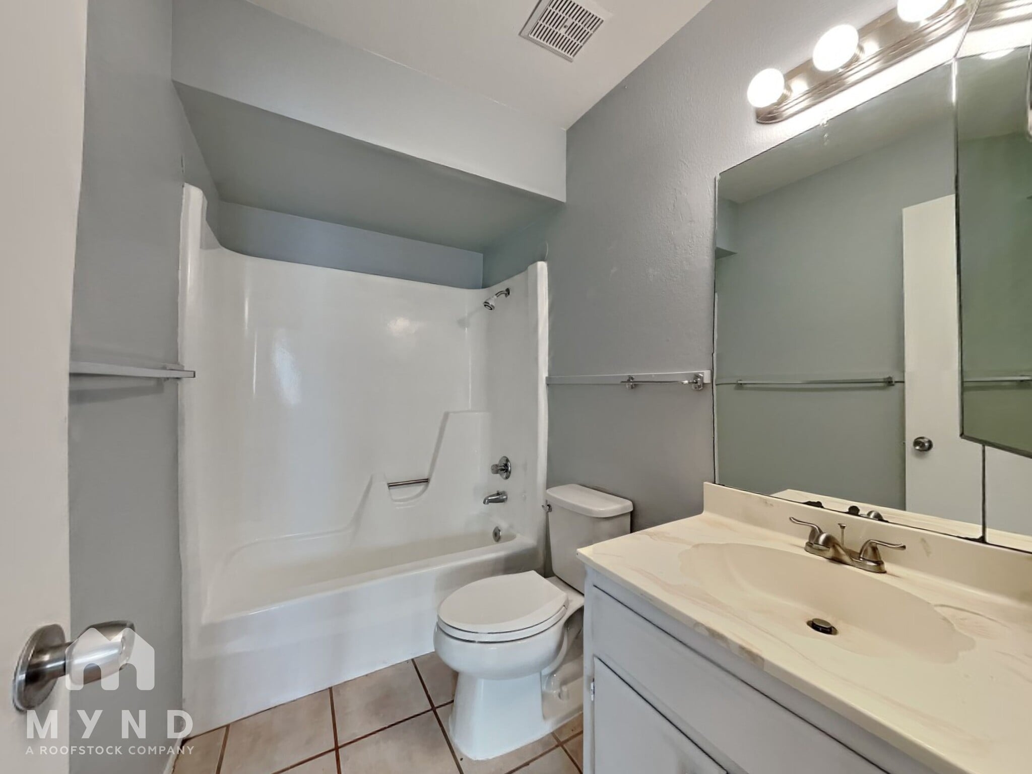 Building Photo - 1916 E Ardmore Dr