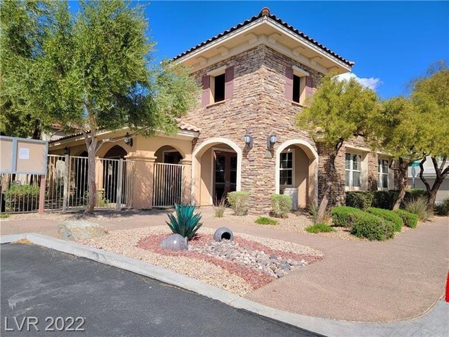 Building Photo - 8455 Classique Ave