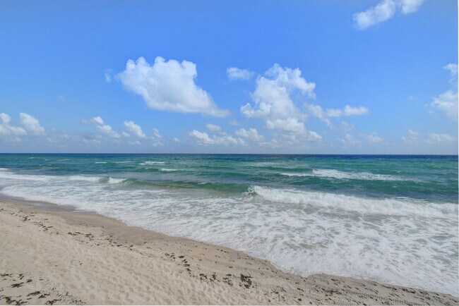 Building Photo - 3546 S Ocean Blvd