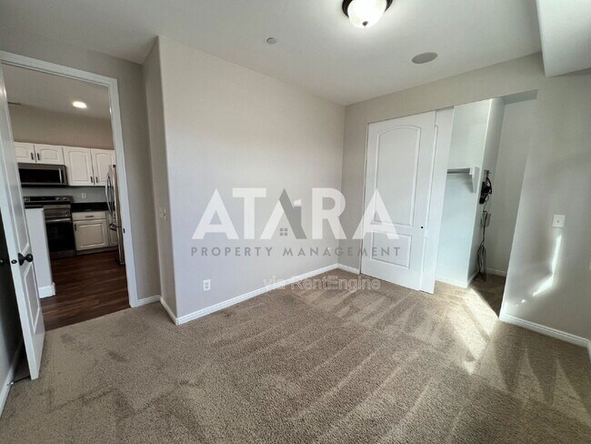 Building Photo - 11447 Open View Ln